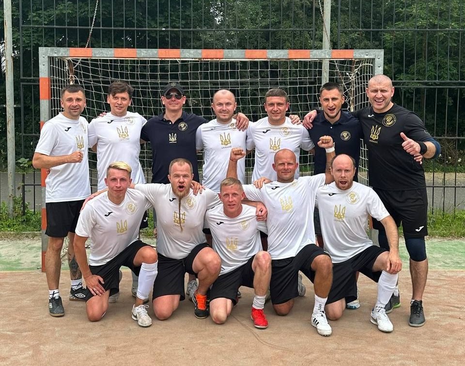 Obrázek Rozhovory APF: 3.B třída 2024/2025 FC Legion slaví postup: „Začali jsme věřit až ke konci, ale šli jsme si za tím od začátku,“ říká kapitán Oleksandr Rozhovory APF: 3.B třída 2024/2025 FC Legion slaví postup: „Začali jsme věřit až ke konci, ale šli jsme si za tím od začátku,“ říká kapitán Oleksandr